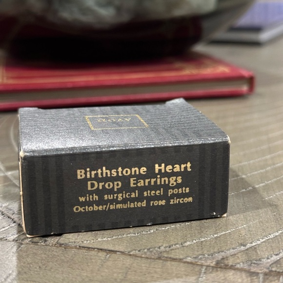 Vintage Avon October Birthstone Heart Drop Earring Set - gold - circa 1992! - Picture 4 of 4